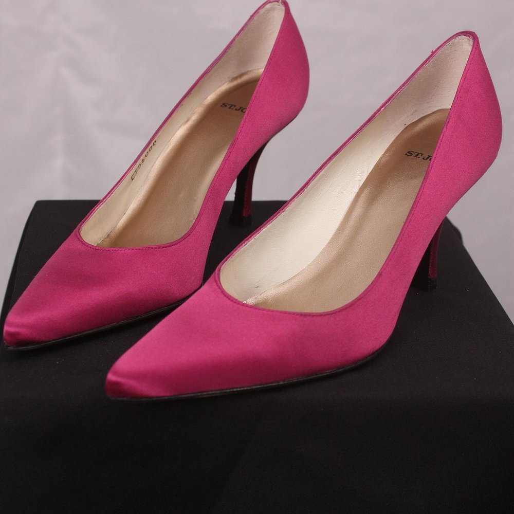 St John Knits Closed Toe 3 inch Heel in Magenta